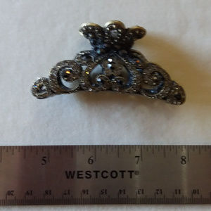 Crystal and filigree scrollwork Hair Clip